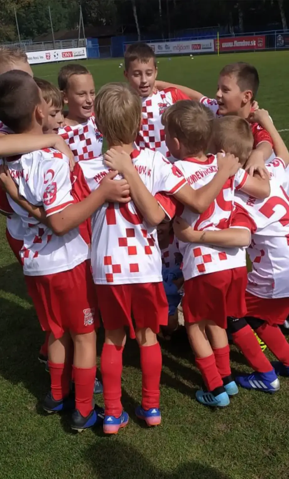 Detský futbalový zápas v DNV