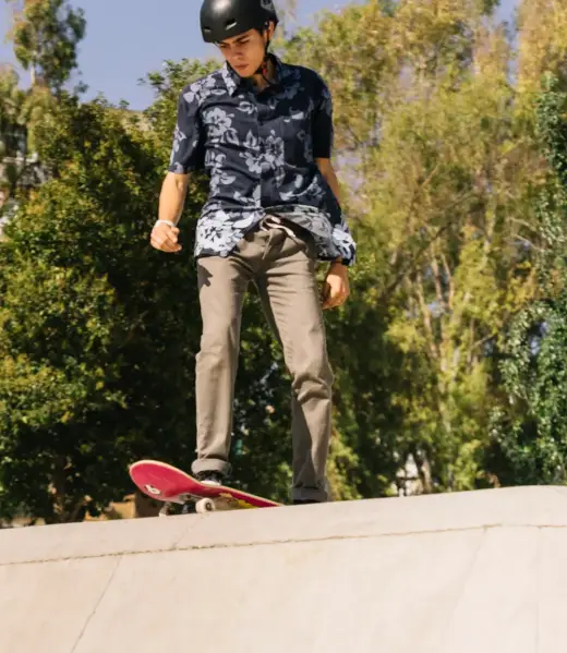 Skateboardista v Devínskej
